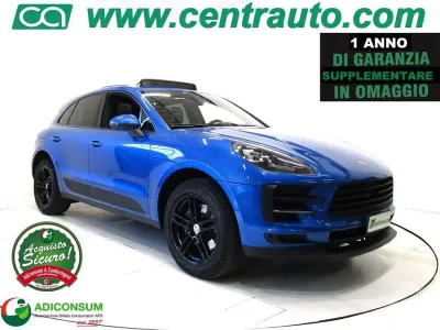Usata Porsche Macan 245 CV (180 kW) 2020 Blu zaffiro SUV