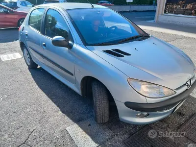 Usata Peugeot 206 2001 Berlina