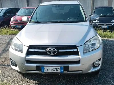 Usata Toyota RAV4 Luxury 150 CV (110 kW) 2009 Argento SUV