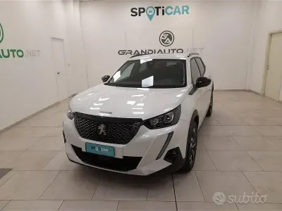 Usata Peugeot 2008 Allure 110 CV (80 kW) 2022 Bianco SUV