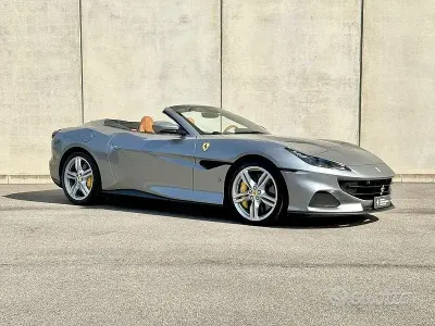 Usata Ferrari Portofino 620 CV (456 kW) 2022 Grigio Cabrio
