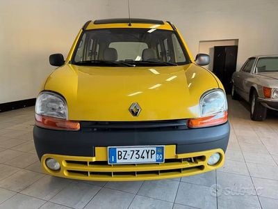 Usata Renault Kangoo Expression 75 CV (55 kW) 2002 Giallo Monovolume
