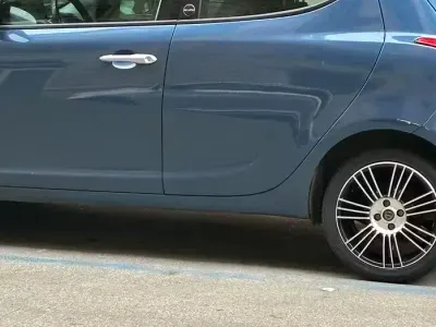 Usata Lancia Ypsilon 69 CV (50 kW) 2021 Bluazzurro Utilitaria