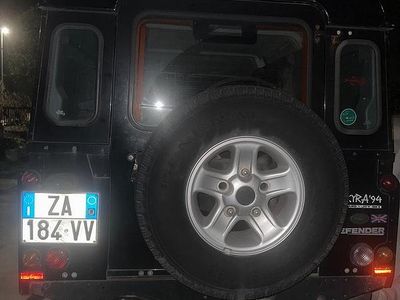 Usata Land Rover Defender 122 CV (89 kW) 2006 Nero Station wagon