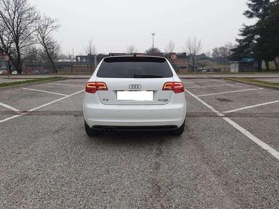 Usata Audi A3 Sportback Ambiente 140 CV (102 kW) 2005 Bianco Utilitaria