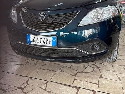 Usata Lancia Ypsilon 69 CV (50 kW) 2015 Blu Utilitaria