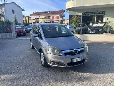 Usata Opel Zafira Cosmo 94 CV (69 kW) 2008 Nero Monovolume
