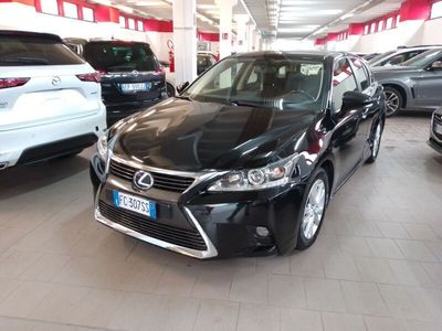 Lexus CT200h