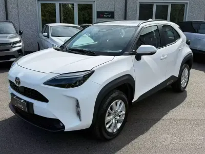Usata Toyota Yaris Cross Active 92 CV (67 kW) 2025 Bianco SUV
