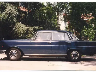 Usata Mercedes 220 110 CV (80 kW) 1964 Blu/azzurro Berlina