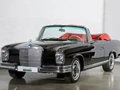 Usata Mercedes 280 SE 160 CV (117 kW) 1966 Nero Cabrio