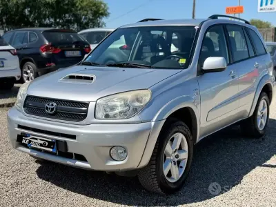 Second-hand Toyota RAV4 116 CP (85 kW) 2005 Gri SUV