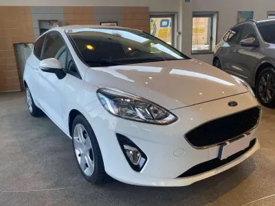 Usata Ford Fiesta 125 CV (91 kW) 2021 Bianco Utilitaria