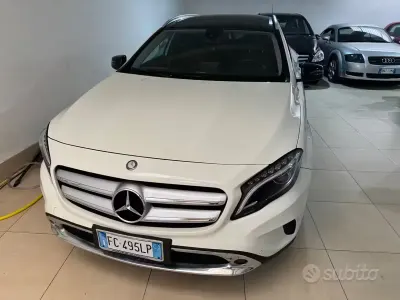 Usata Mercedes GLA200 136 CV (100 kW) 2016 Bianco SUV