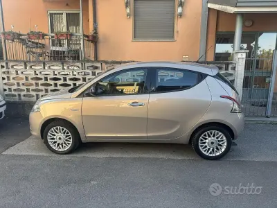 Usata Lancia Ypsilon 60 CV (44 kW) 2014 Utilitaria