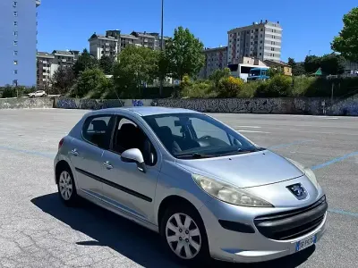 Usata Peugeot 207 68 CV (50 kW) 2006 Grigio Berlina