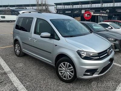 Usata VW Caddy 110 CV (80 kW) 2020 Grigio Monovolume