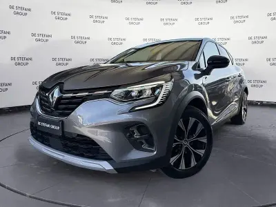 Begagnad Renault Captur Techno 101 HK (74 kW) 2023 Grå SUV