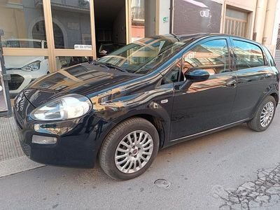 Usata Fiat Punto Lounge 70 CV (51 kW) 2014 Nero Utilitaria