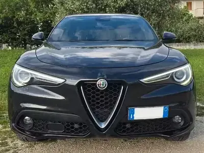 Usata Alfa Romeo Stelvio Executive 210 CV (154 kW) 2017 Nero SUV
