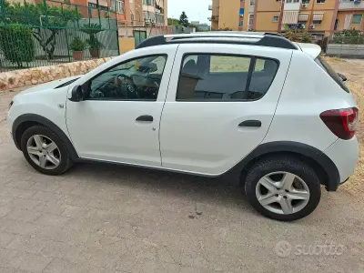 Usata Dacia Sandero Prestige 90 CV (66 kW) 2015 Bianco Berlina