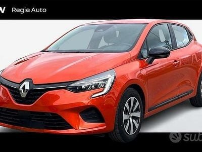 Usata Renault Clio V SE 67 CV (49 kW) 2022 Arancione Berlina