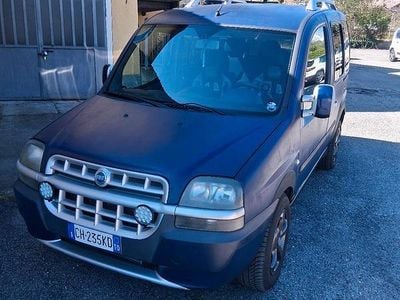 Usata Fiat Doblò 105 CV (77 kW) 2003 Blu Monovolume