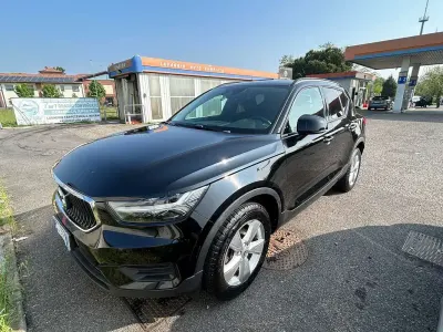 Usata Volvo XC40 Momentum 129 CV (94 kW) 2022 Nero SUV