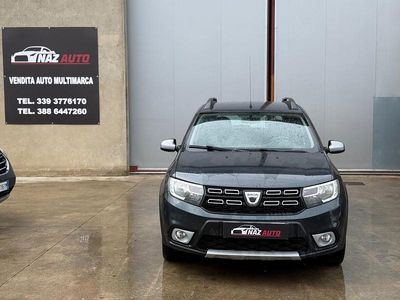 Usata Dacia Sandero Stepway 90 CV (66 kW) 2016 Grigio Berlina