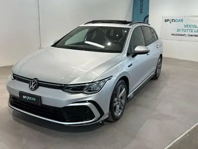 Usata VW Golf VIII R-line 149 CV (109 kW) 2024 Argento Station wagon