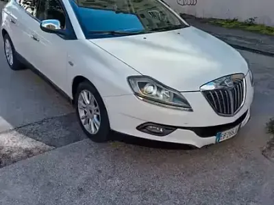 Usata Lancia Delta 120 CV (88 kW) 2010 Bianco Utilitaria