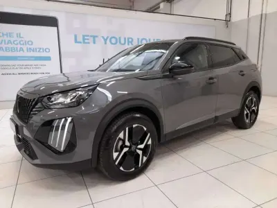 Usata Peugeot 2008 Allure 131 CV (96 kW) 2023 Grigio titanio SUV