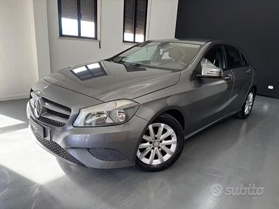 Usata Mercedes A180 109 CV (80 kW) 2015 Grigio Berlina