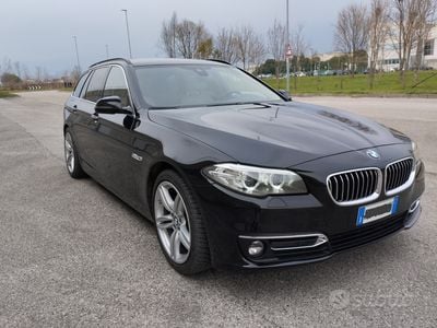 Usata BMW 520 Luxury Line 190 CV (139 kW) 2015 Nero Station wagon