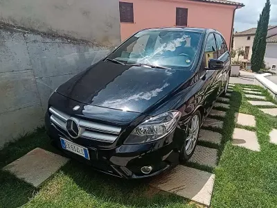 Usata Mercedes B180 109 CV (80 kW) 2014 Nero Monovolume