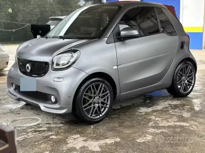 Usata Smart ForTwo Cabrio Brabus 90 CV (66 kW) 2016 Grigio Cabrio