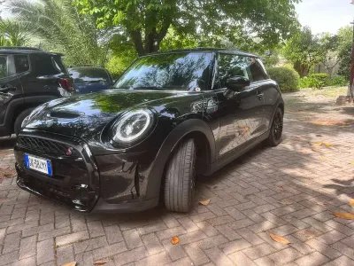 Usata Mini Cooper S Classic 178 CV (130 kW) 2022 Nero Utilitaria