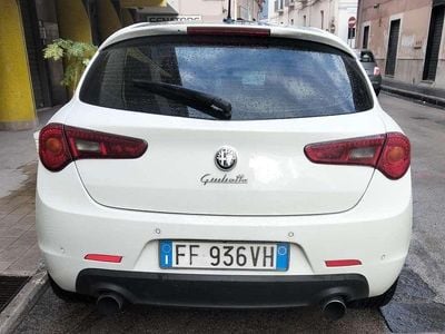 Usata Alfa Romeo Giulietta Exclusive 140 CV (102 kW) 2011 Bianco Utilitaria