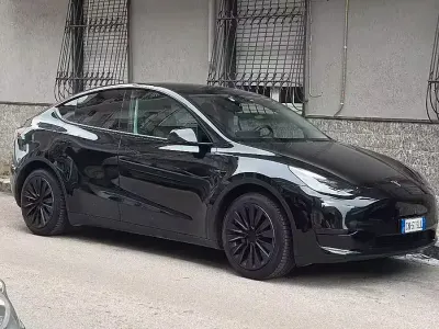 Usata Tesla Model Y Standard Range 250 kW (340 CV) 2023 Nero SUV