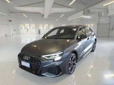Usata Audi A3 S-Line 150 CV (110 kW) 2024 Grigio Berlina