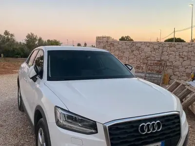 Usata Audi Q2 Business 116 CV (85 kW) 2018 Bianco SUV