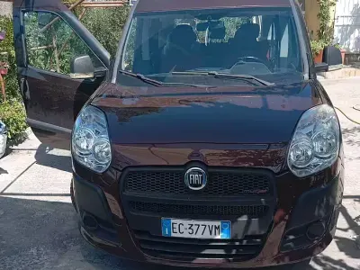 Usata Fiat Doblò 105 CV (77 kW) 2010 Monovolume