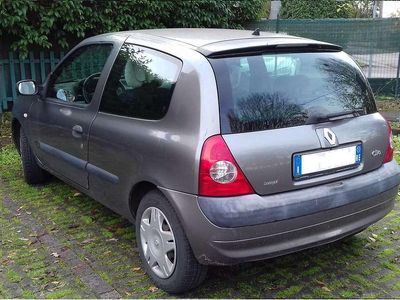Usata Renault Clio II Authentique 58 CV (42 kW) 2003 Grigio Berlina