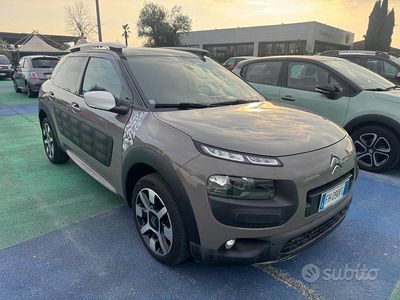 Usata Citroën C4 Shine 99 CV (72 kW) 2017 Marrone Berlina