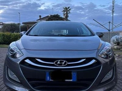 Usata Hyundai i30 Comfort 128 CV (94 kW) 2012 Grigio Berlina