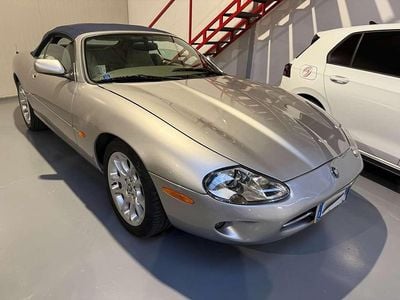 Usata Jaguar XK8 284 CV (208 kW) 1999 Argento Cabrio
