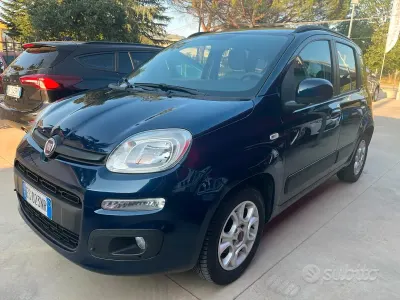 Usata Fiat Panda Lounge 69 CV (50 kW) 2013 Bluazzurro Utilitaria