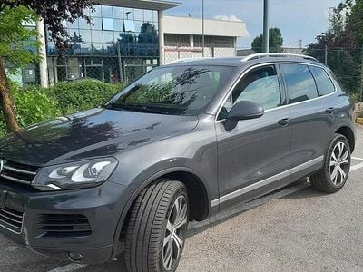 Usata VW Touareg 245 CV (180 kW) 2014 Grigio SUV