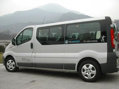 Grigio Usata 2009 Opel Vivaro Monovolume | 12.000 €