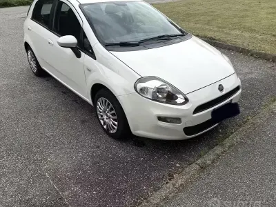 Usata Fiat Grande Punto 75 CV (55 kW) 2013 Bianco Utilitaria